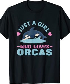 women apparel: Funny animals orca love girl T-Shirt